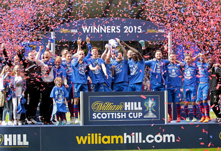La premiazione della Coppa di Scozia 2015. Per l&#39;Inverness Caledonian Thistle Football Club  il primo titolo (Reuters)